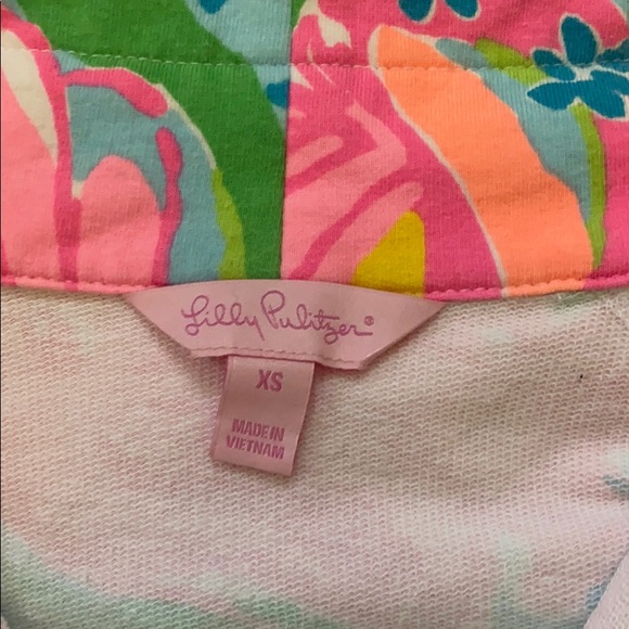 Lilly Pulitzer Light-weight Quarter Zip - Picture 3 of 3